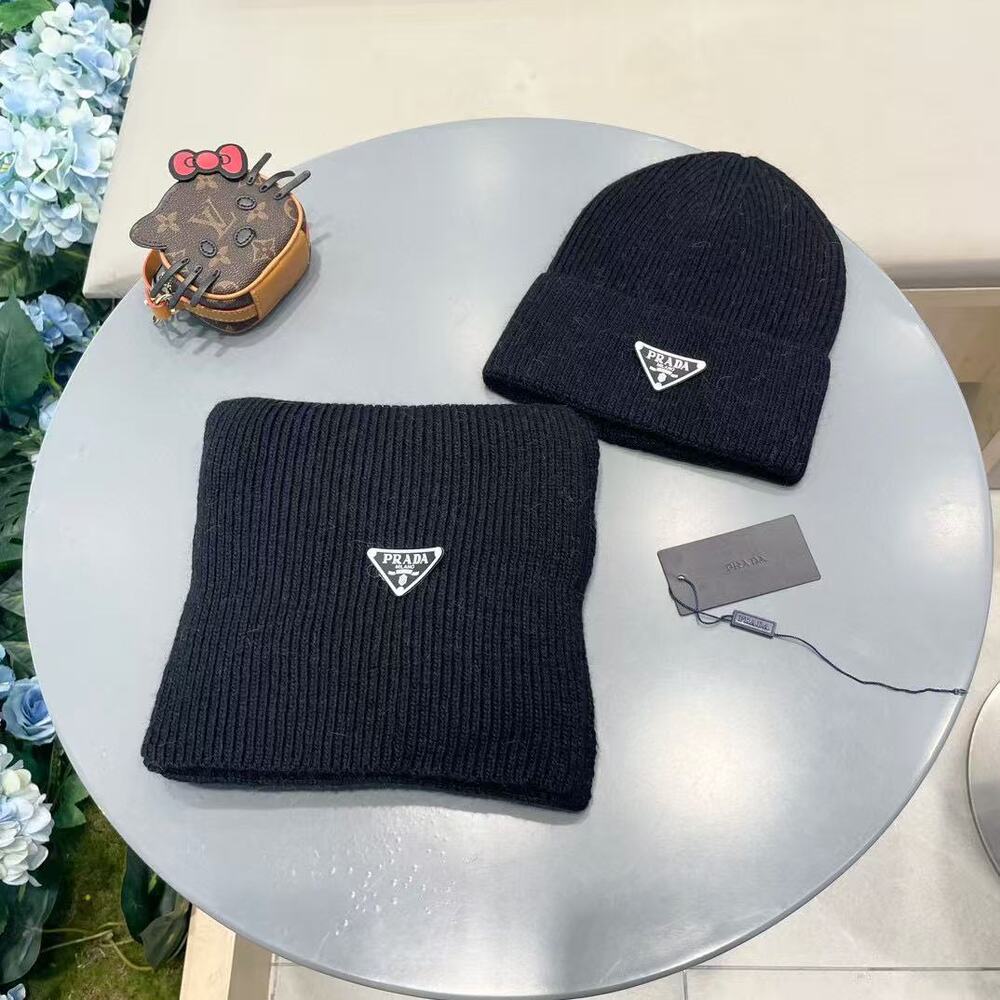 💝 Prada Women's Winter Hat and Scarf Set